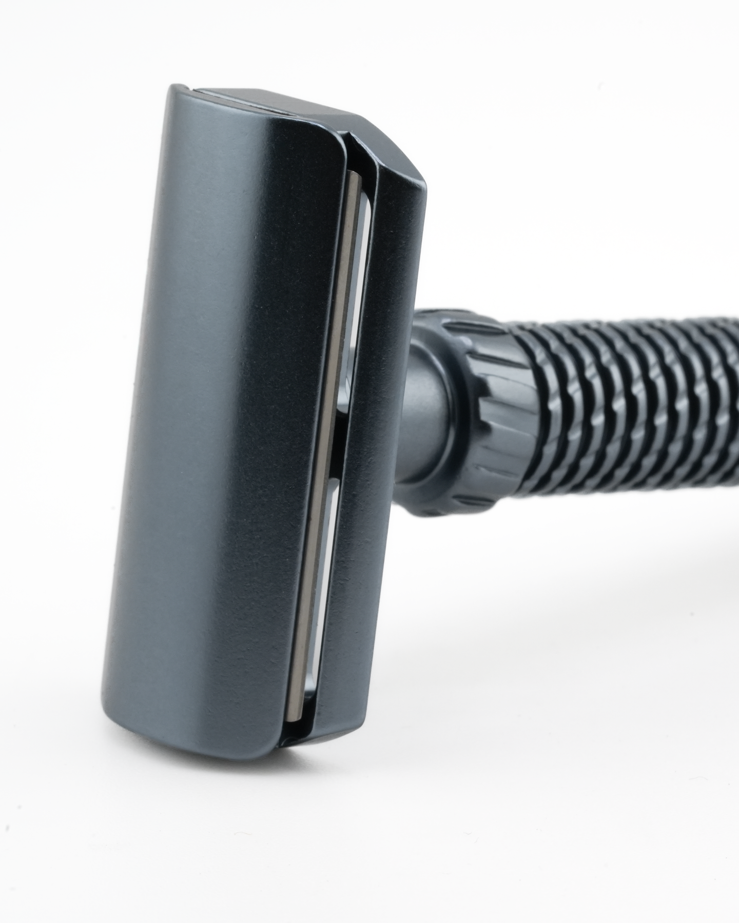 M3teorite-Aluminum Razor – OliWorks